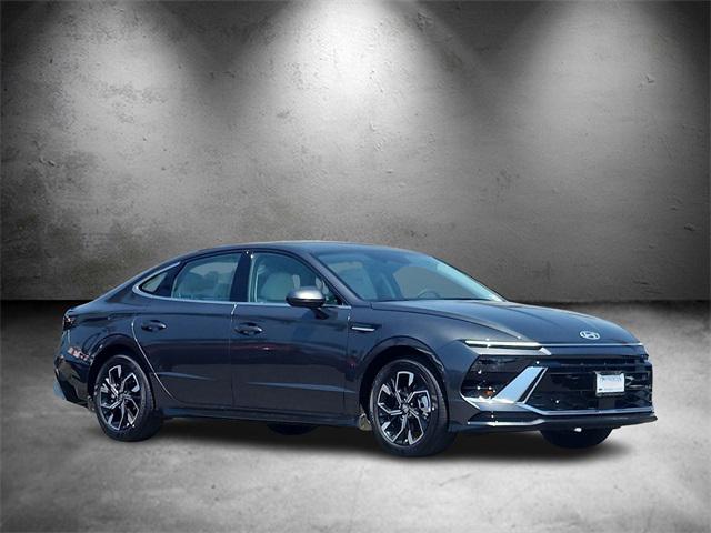 2025 Hyundai Sonata SEL photo 2