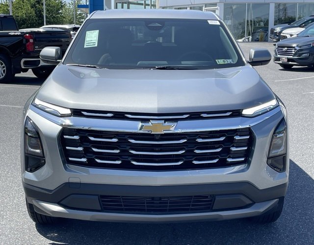 2026 Chevrolet Equinox LT photo 2