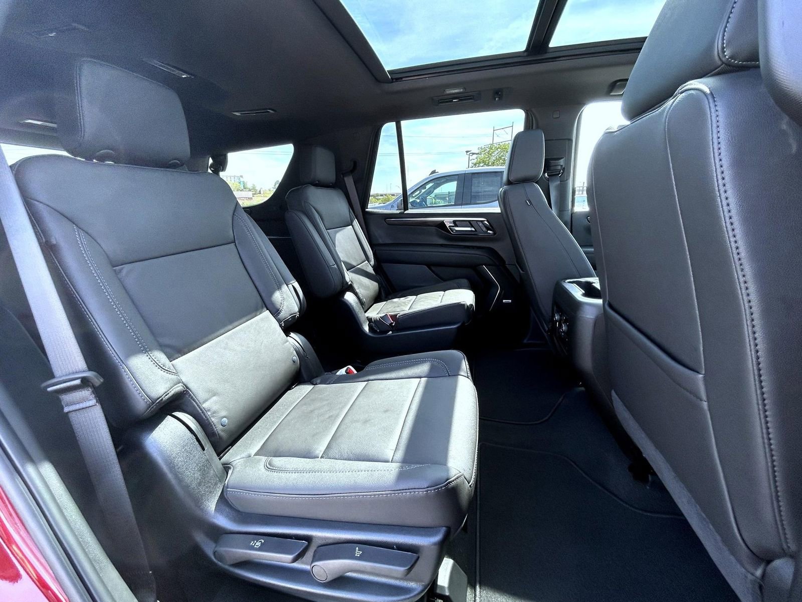 2025 Chevrolet Tahoe Z71 photo 19