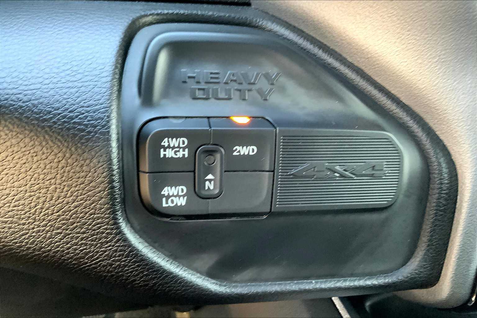 2024 Ram 3500 Laramie photo 32
