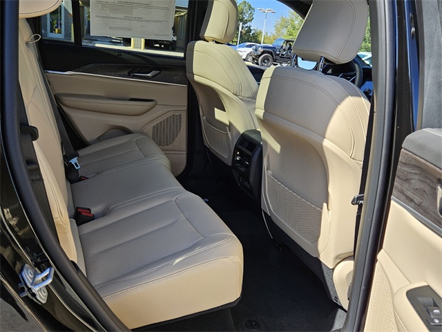 2025 Jeep Grand Cherokee Limited photo 15