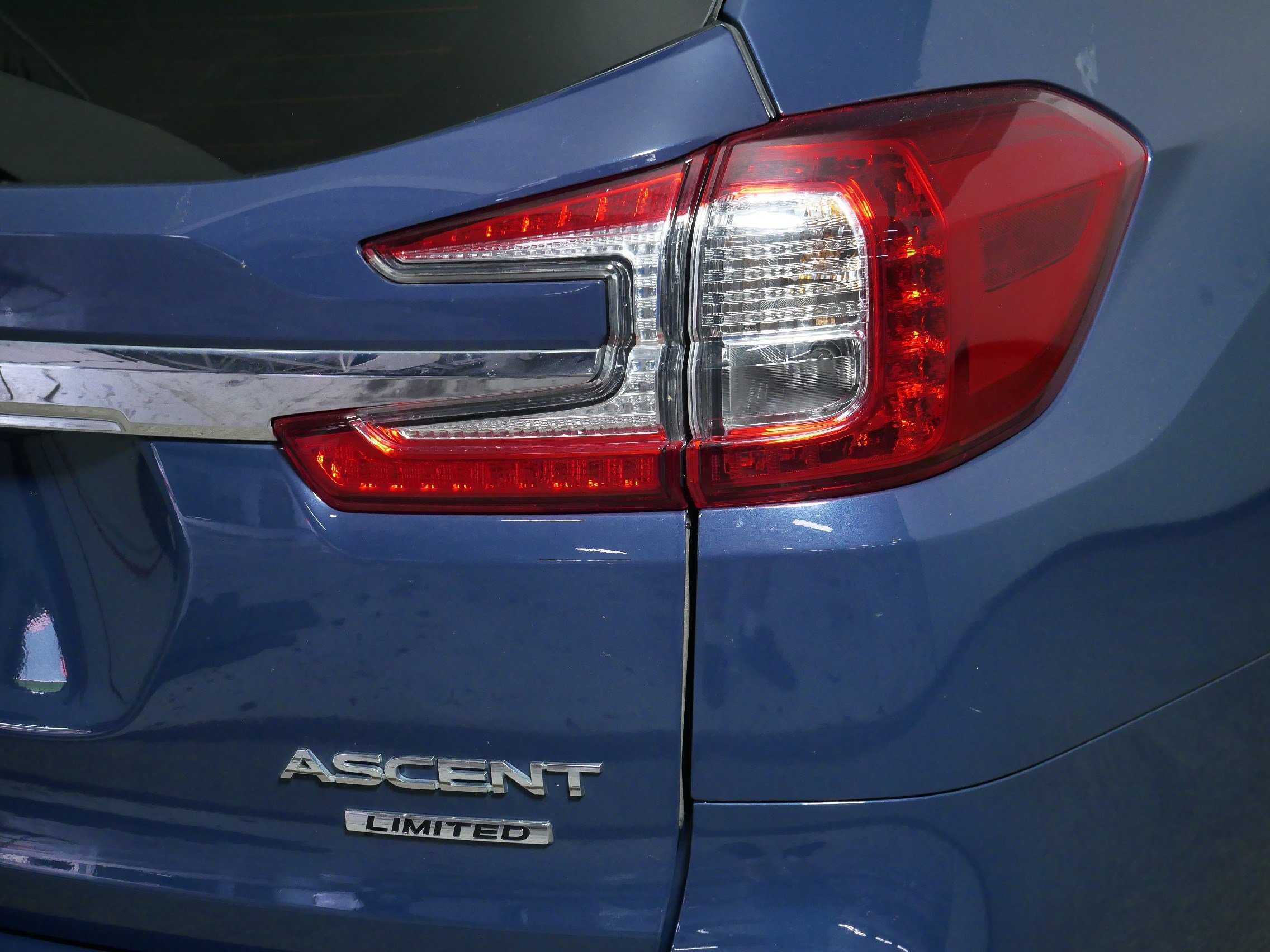 2023 Subaru Ascent Limited photo 17
