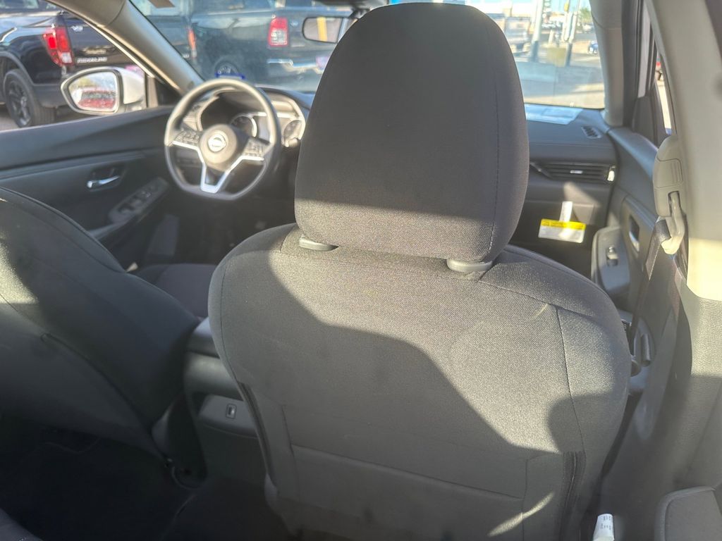 2025 Nissan Sentra SV photo 16