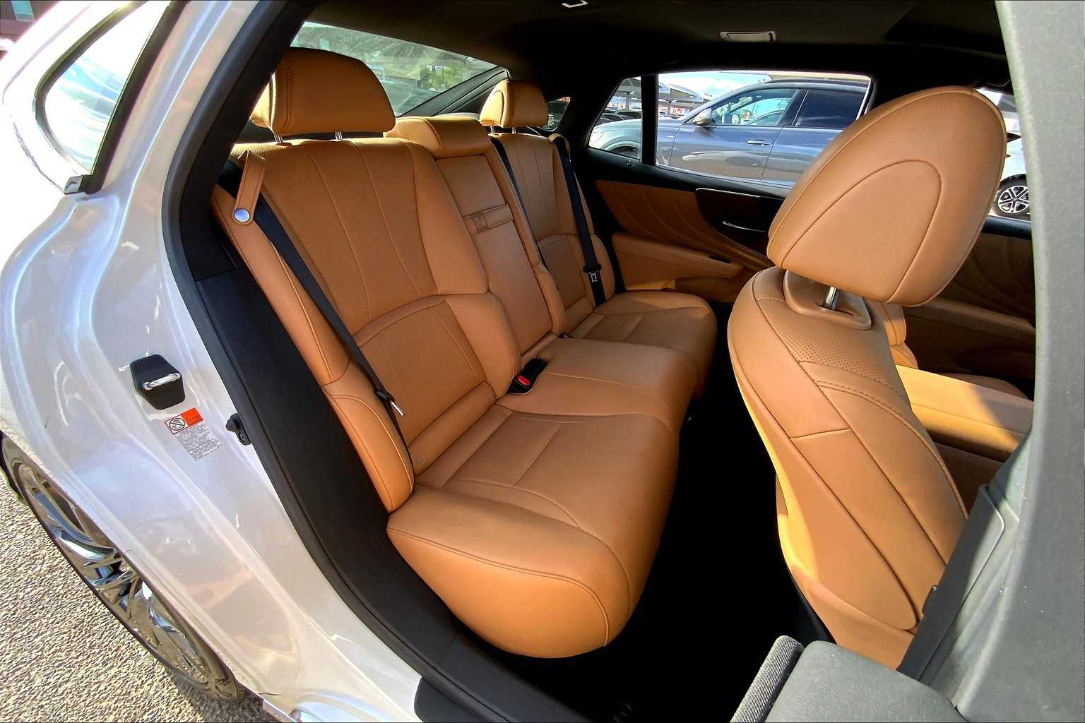 2022 Lexus LS 500 photo 17