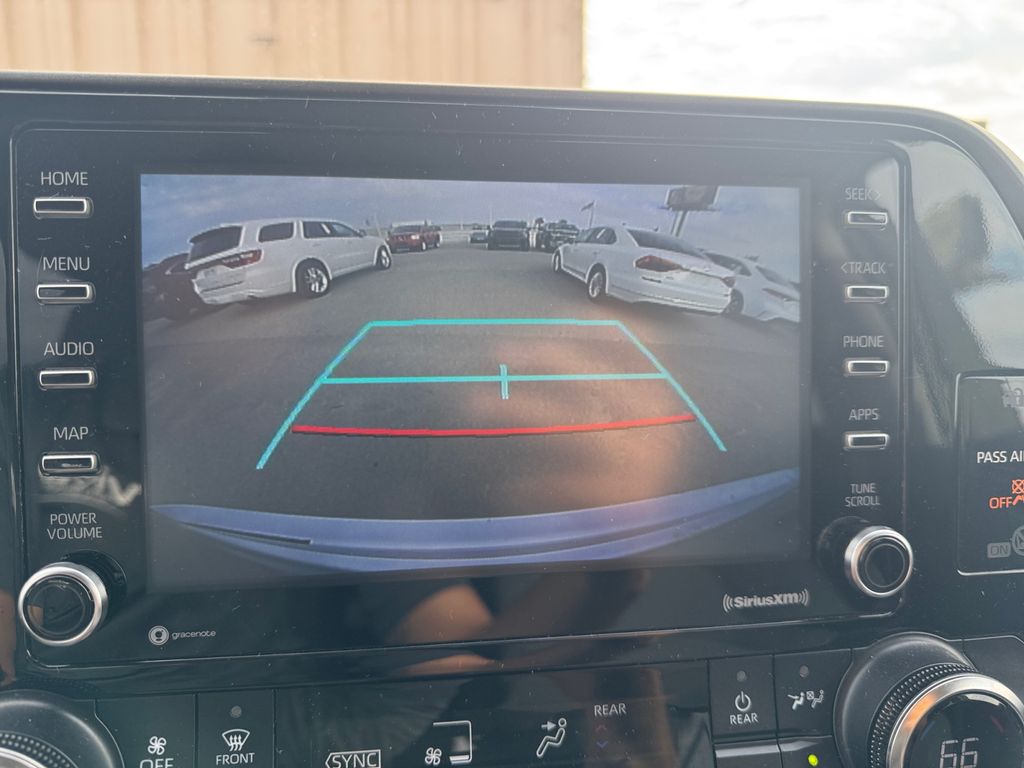 2022 Toyota Highlander L photo 25
