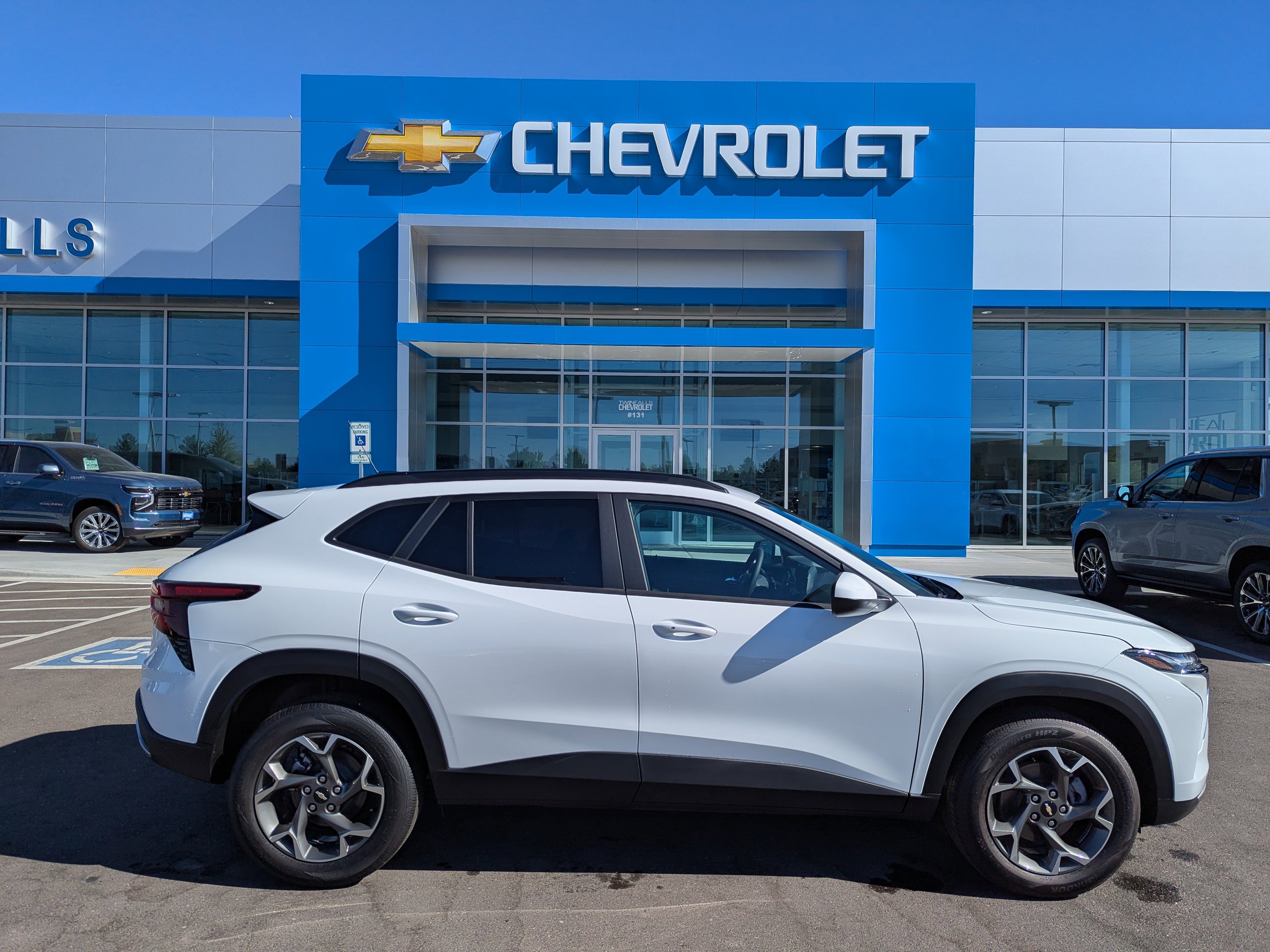 2025 Chevrolet Trax LT photo 30