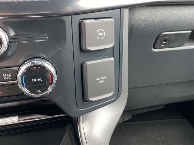 2025 Ford F-150 Lariat photo 16