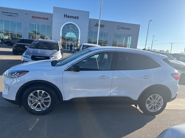 2022 Ford Escape SE photo 3