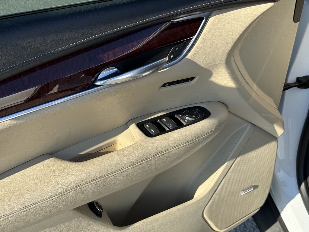 2017 Cadillac XT5 Luxury photo 9