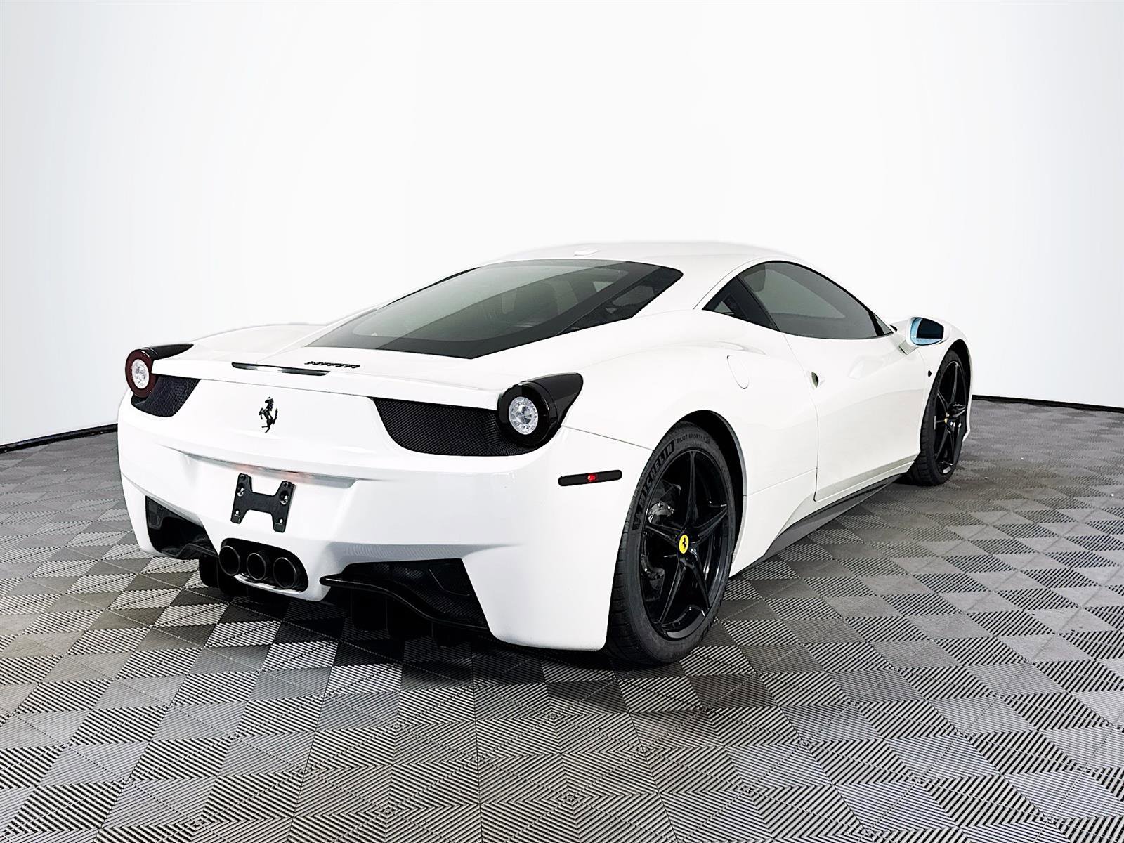 2014 Ferrari 458 Italia Base photo 7