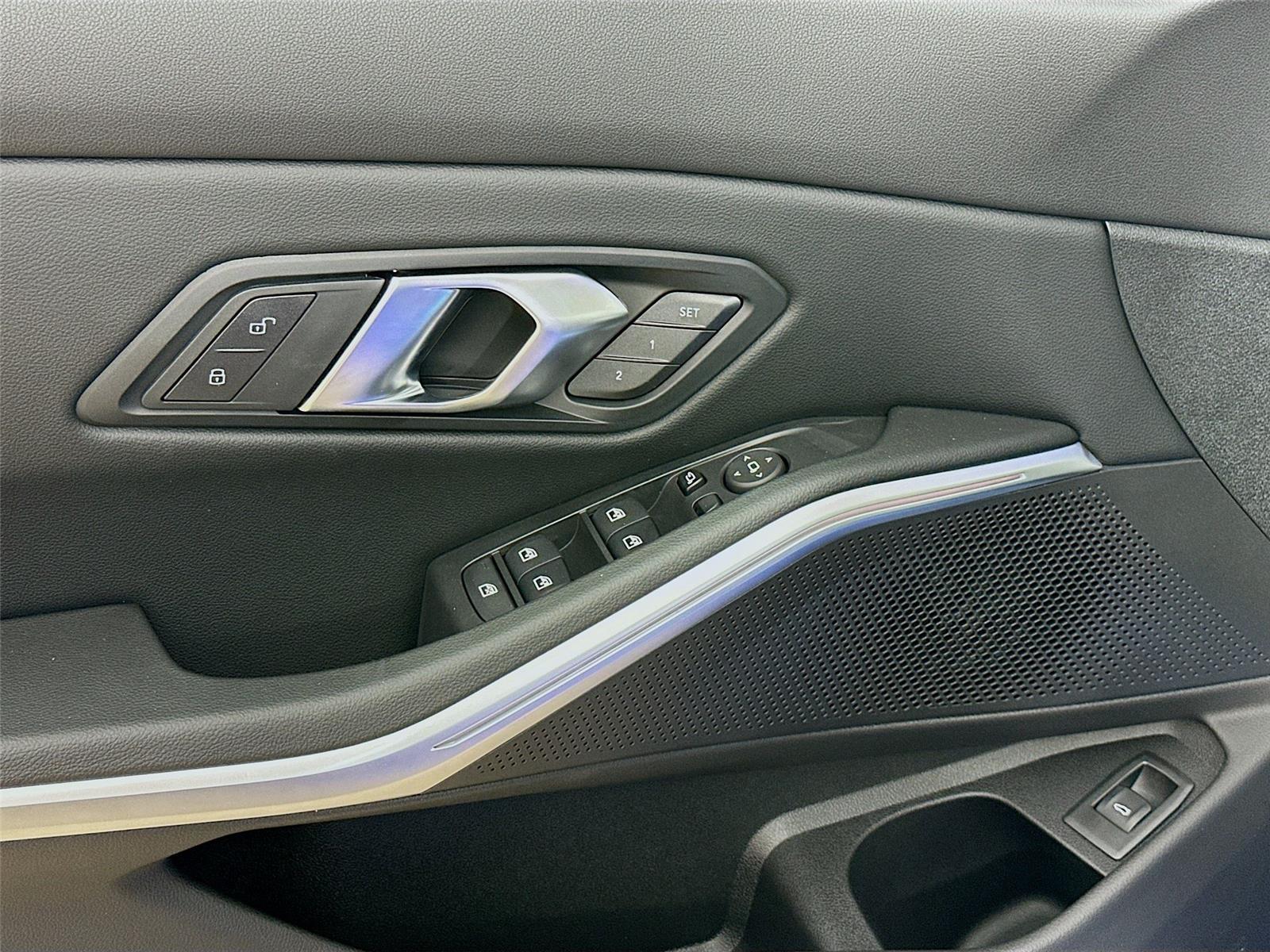 2025 Bmw 330i xDrive photo 18