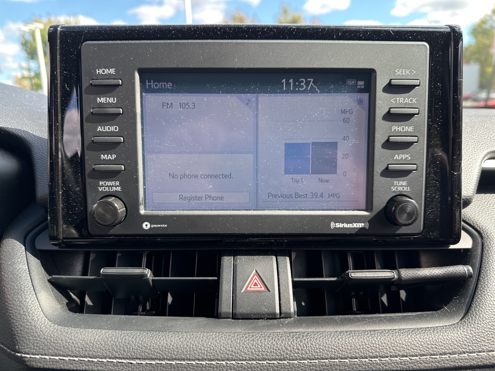 2021 Toyota RAV4 Hybrid XLE photo 4