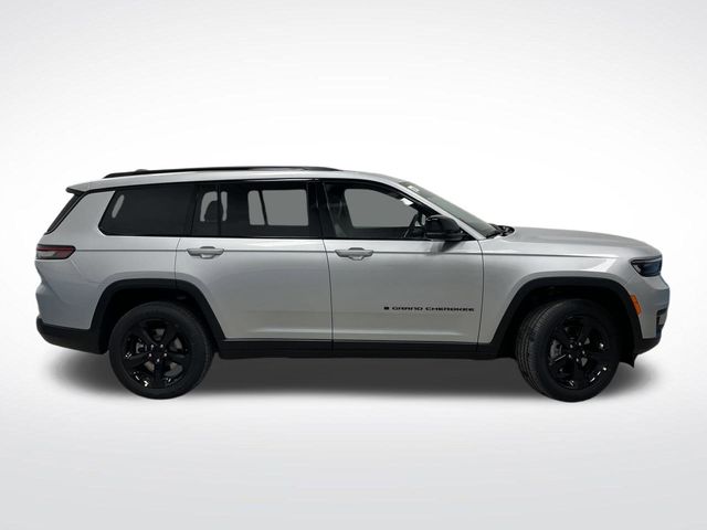 2025 Jeep Grand Cherokee Altitude X photo 2
