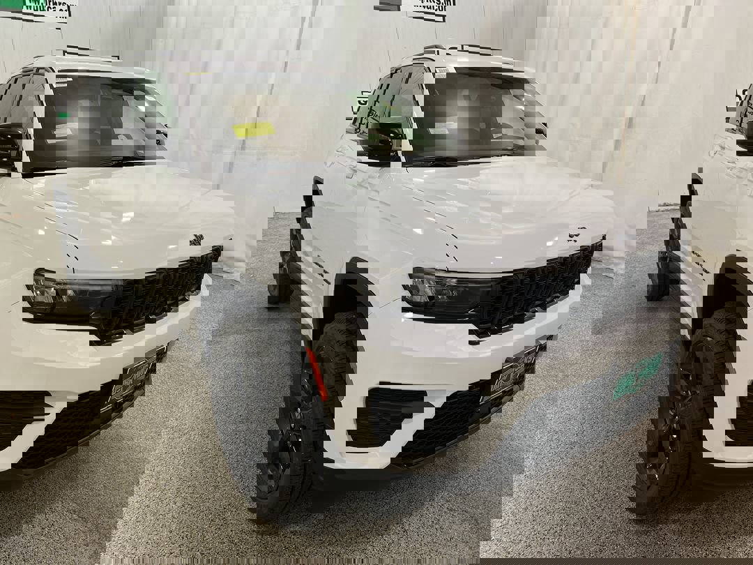 2025 Jeep Grand Cherokee Altitude's photo