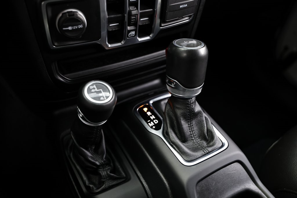 2022 Jeep Wrangler Unlimited Sahara Altitude photo 37