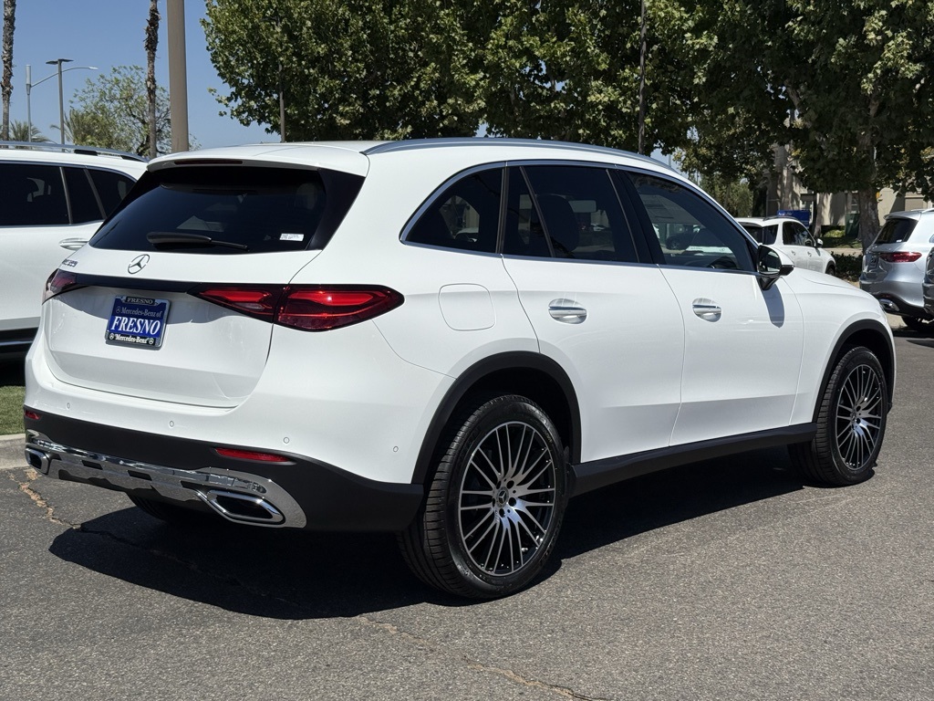 2026 Mercedes Benz GLC 300 photo 2