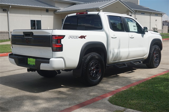 2026 Nissan Frontier PRO-4X photo 4