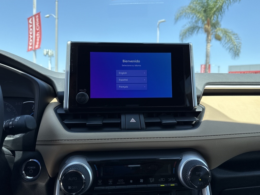 2023 Toyota RAV4 Hybrid XLE photo 24