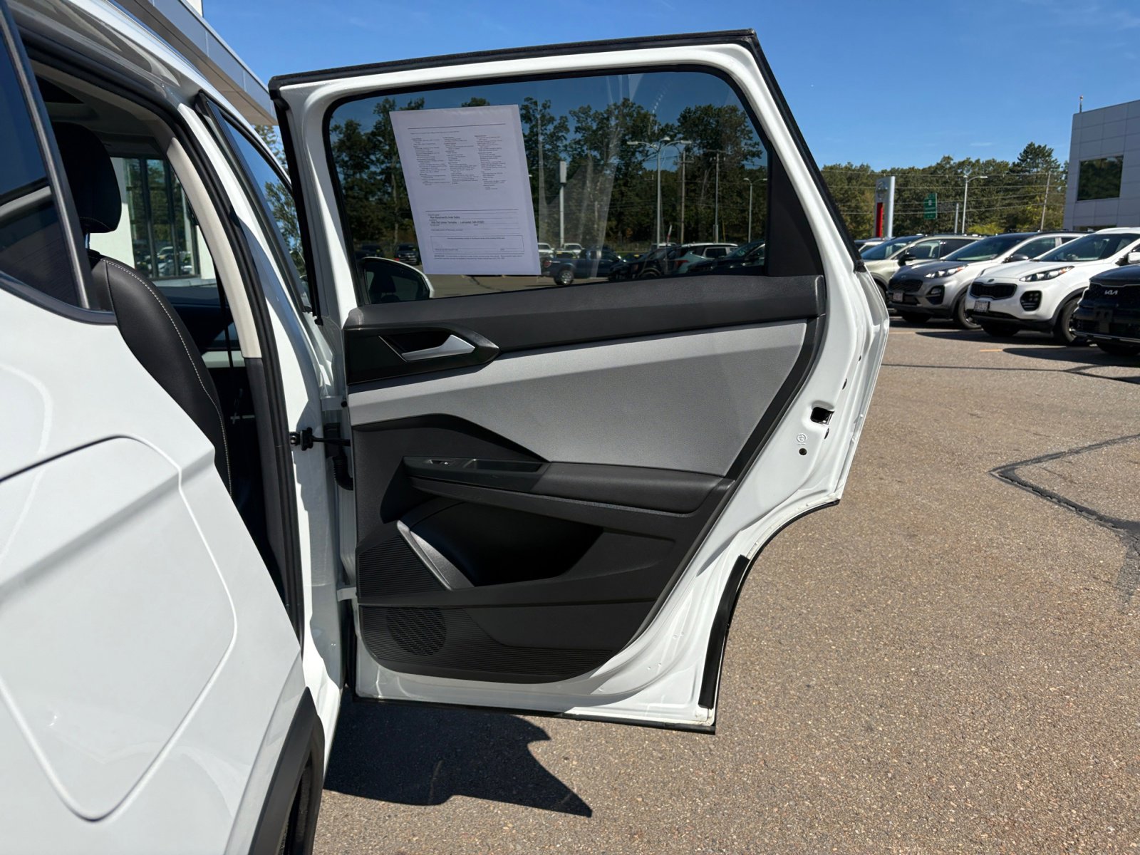 2022 Volkswagen Taos SE photo 33