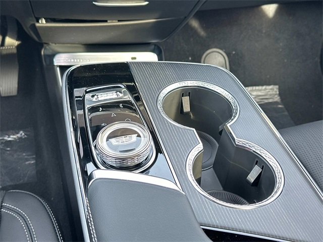 2025 Cadillac Lyriq Luxury photo 4
