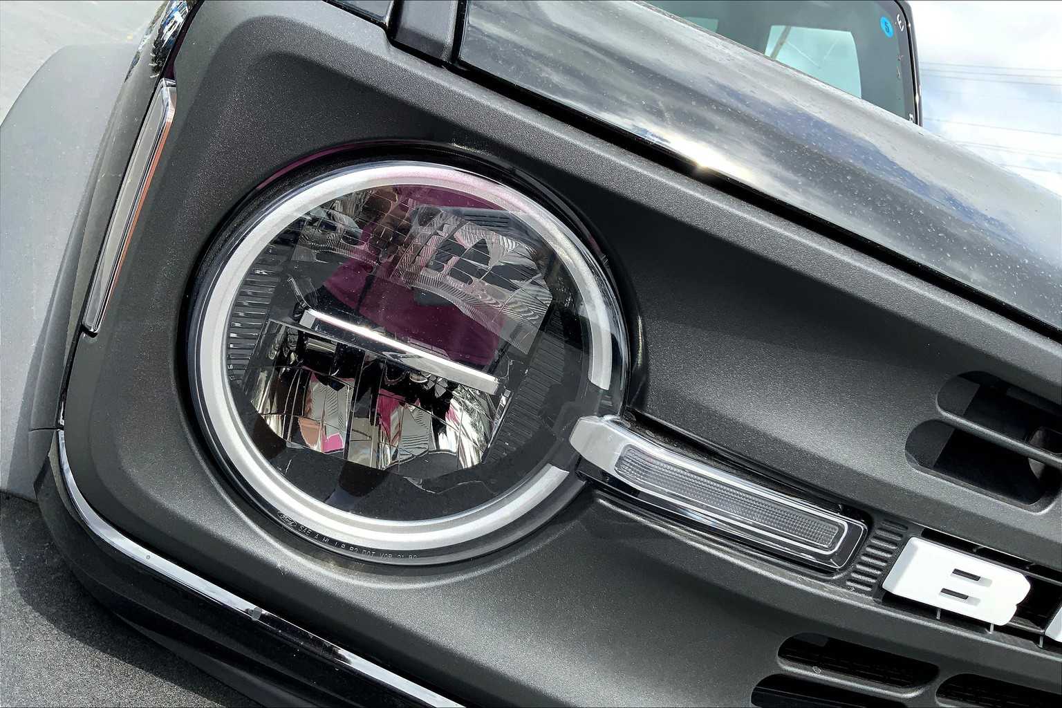2025 Ford Bronco Base photo 13
