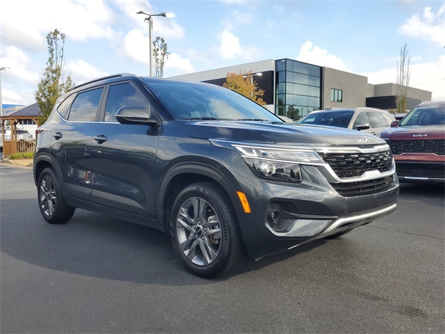2023 Kia Seltos S photo 2