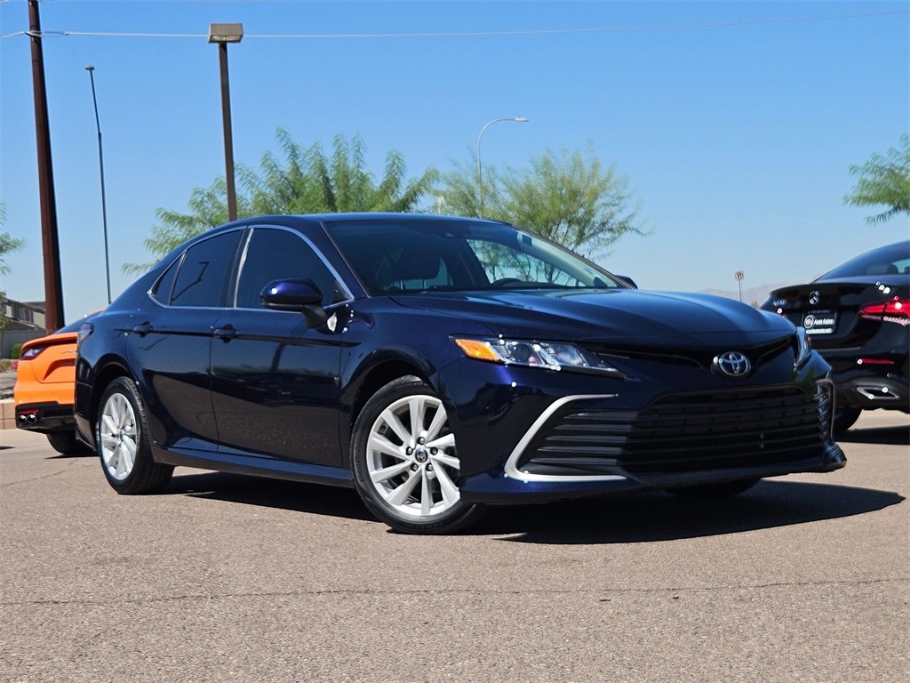2021 Toyota Camry LE photo 2