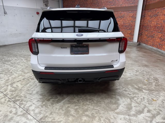 2025 Ford Explorer ST-Line photo 4