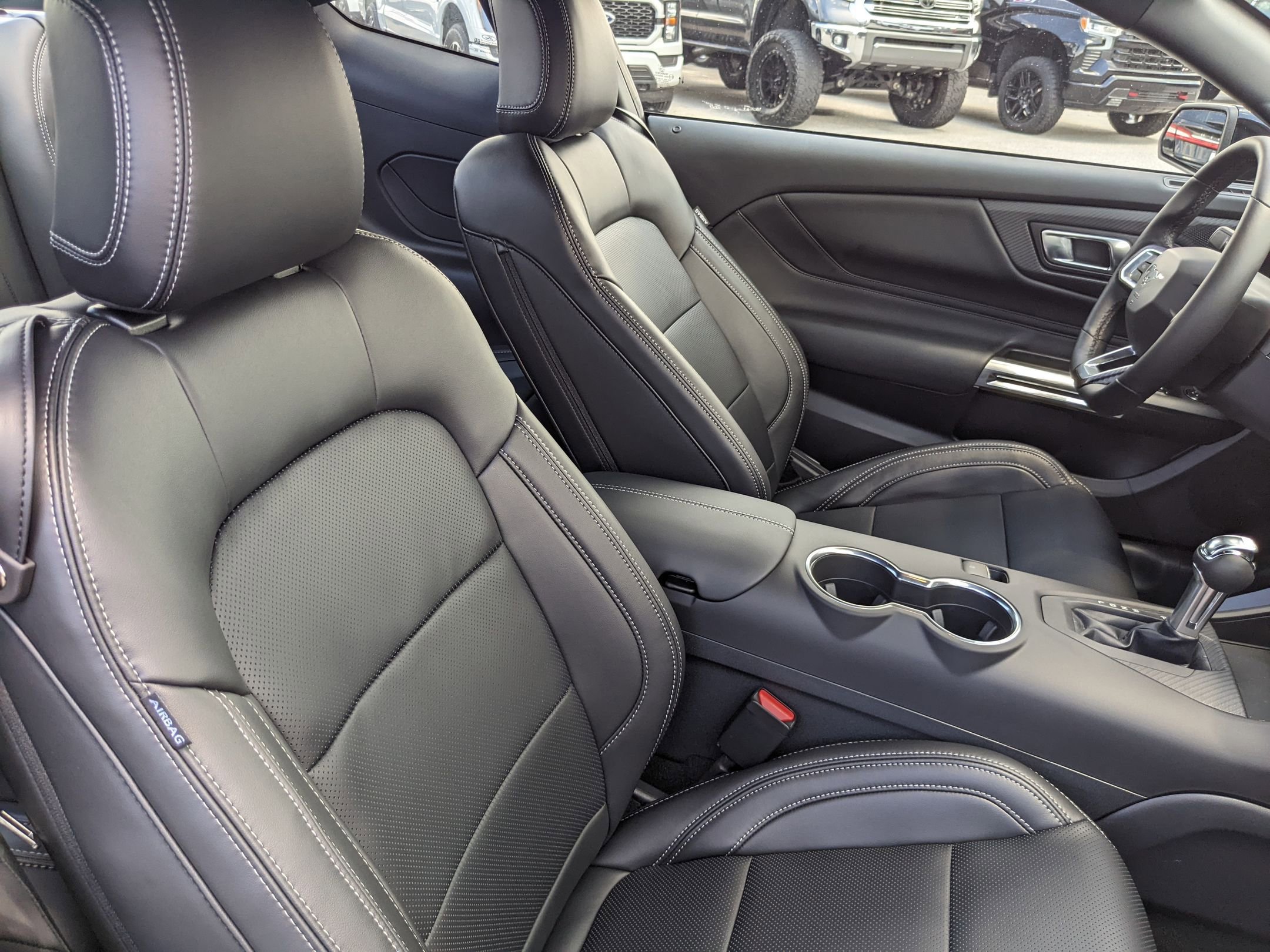 2025 Ford Mustang EcoBoost Premium photo 25
