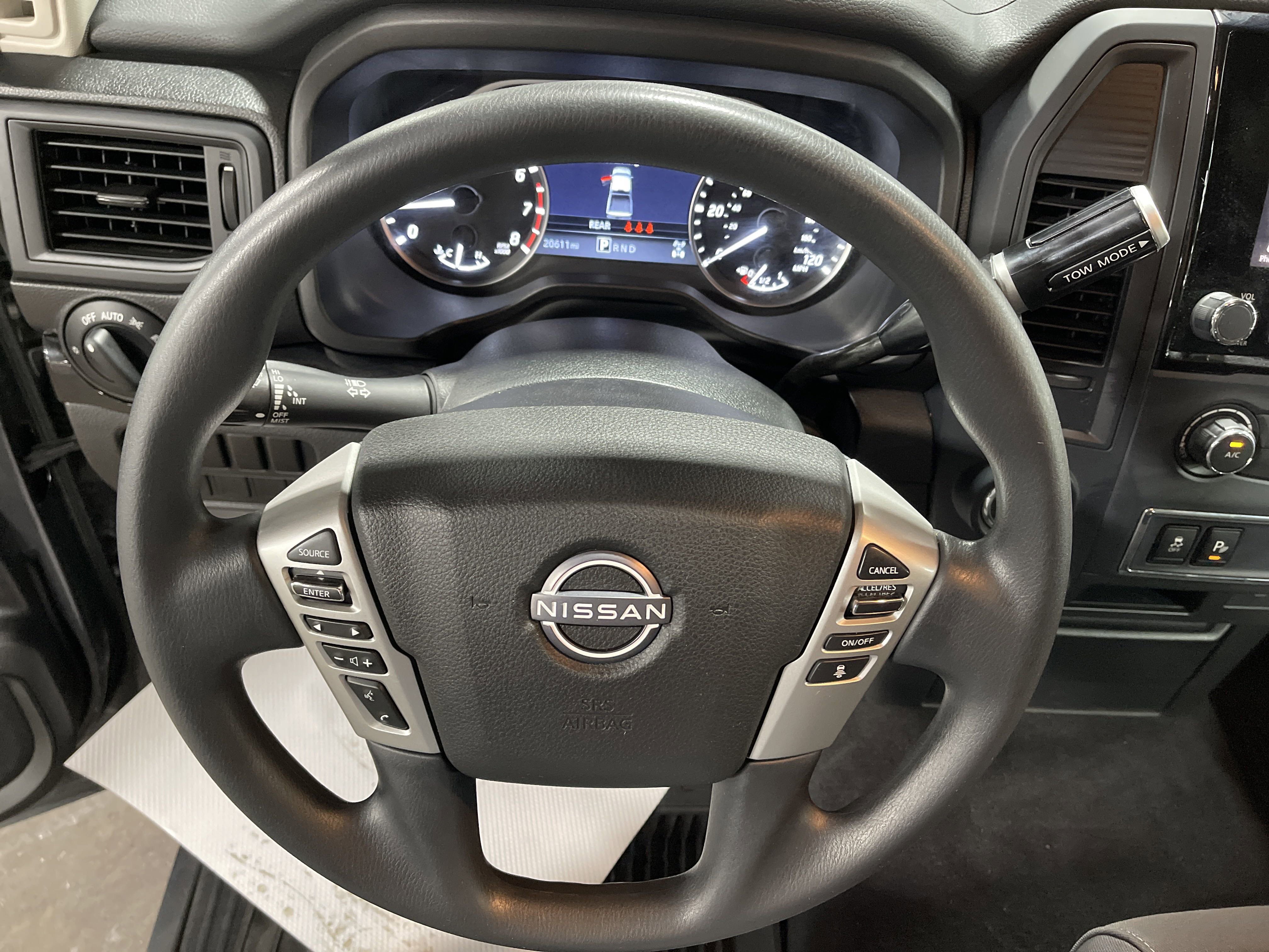 2024 Nissan Titan SV photo 3