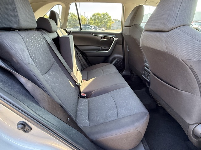 2024 Toyota RAV4 XLE photo 9
