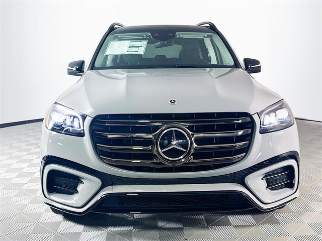 2026 Mercedes Benz GLS 450 4MATIC photo 2
