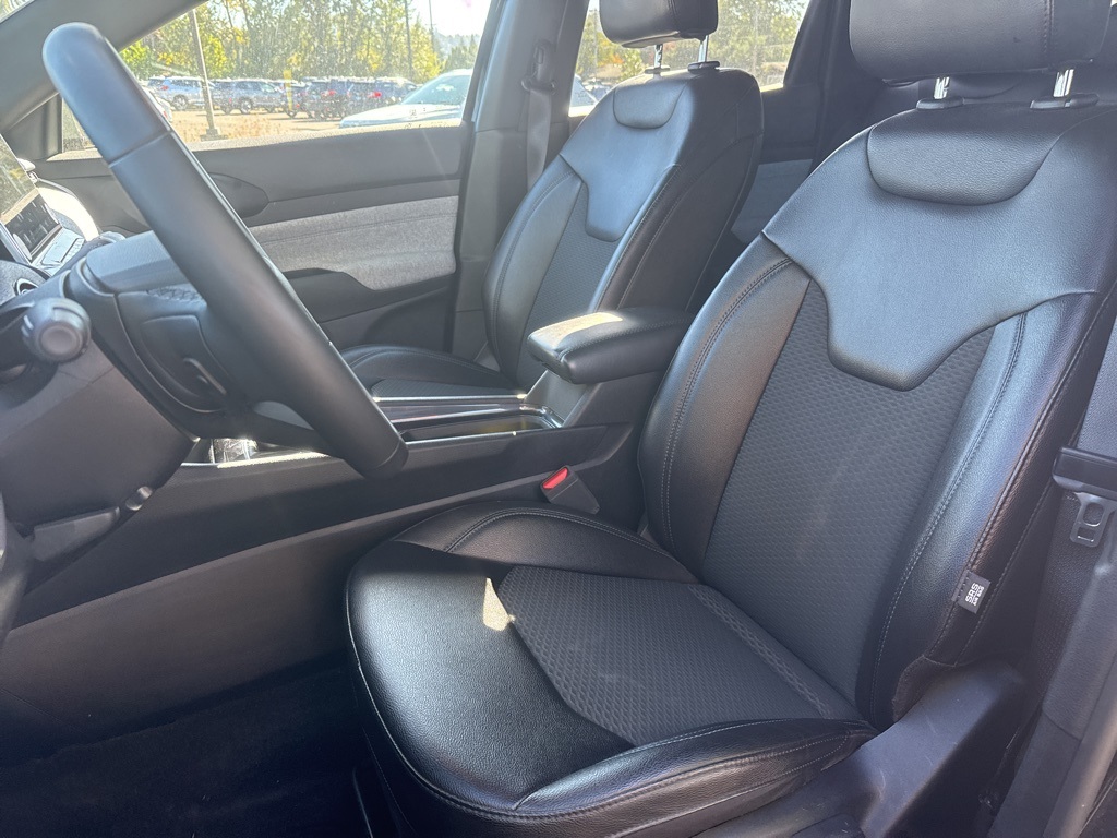 2024 Jeep Compass Latitude photo 13