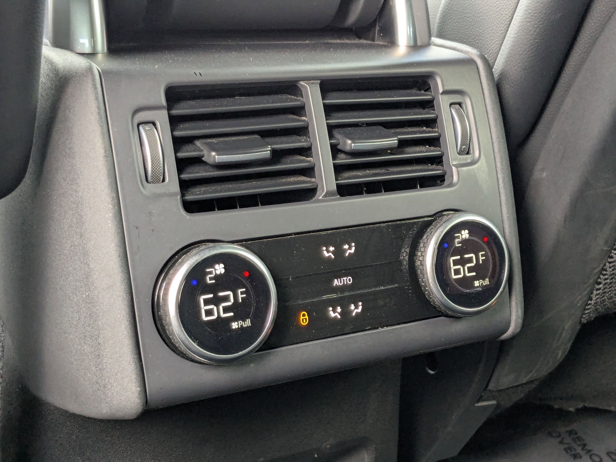 2023 Land Rover Discovery S R-Dynamic 7 Seat photo 16