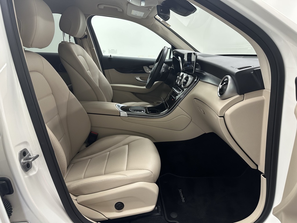 2022 Mercedes Benz GLC 300 4MATIC photo 13