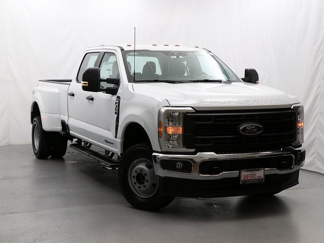 New 2025 Oxford White Ford F-350® XL image 1