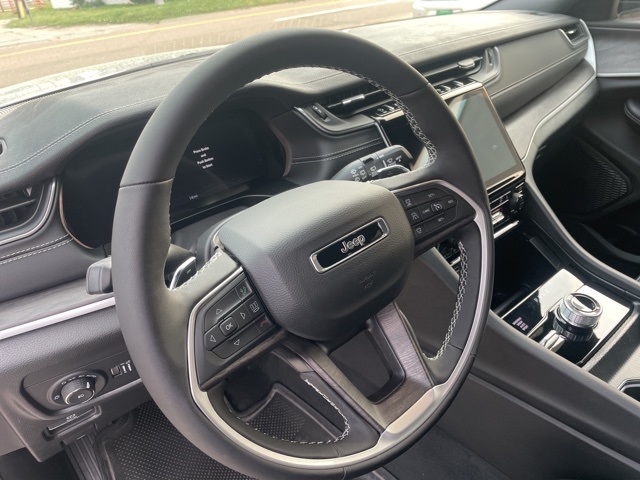 2025 Jeep Grand Cherokee Limited photo 6
