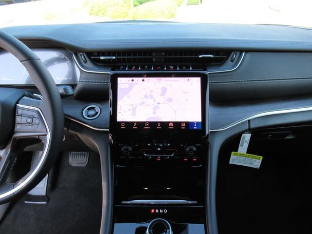 2025 Jeep Grand Cherokee Limited photo 19