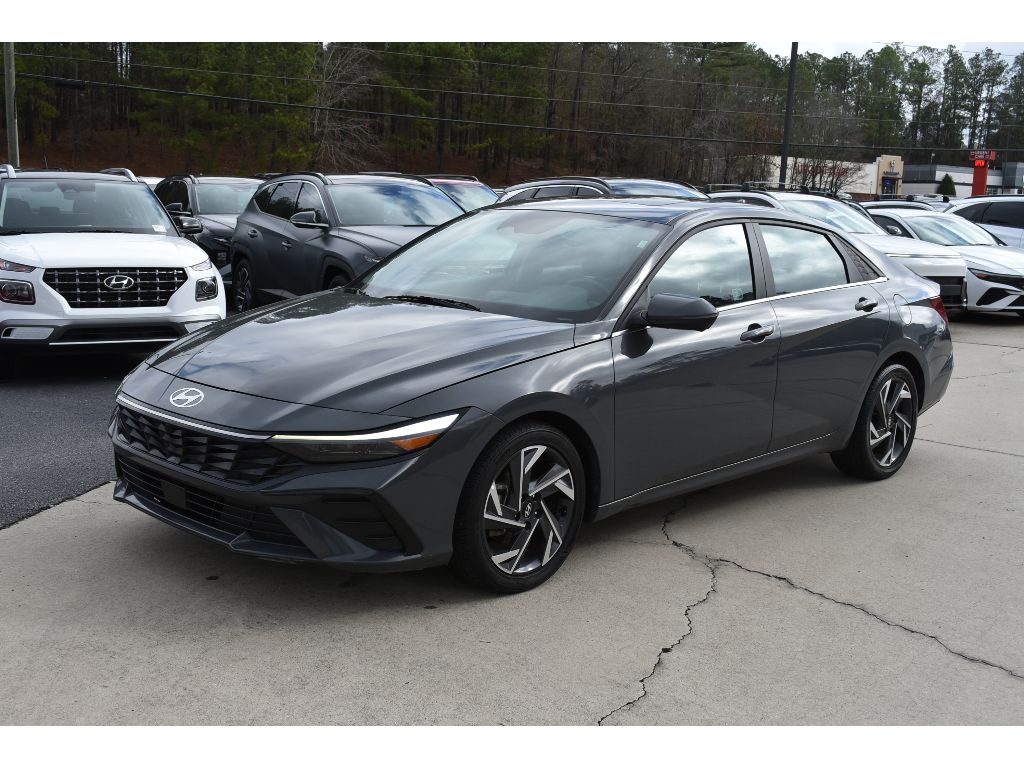 2024 Hyundai Elantra Limited's photo