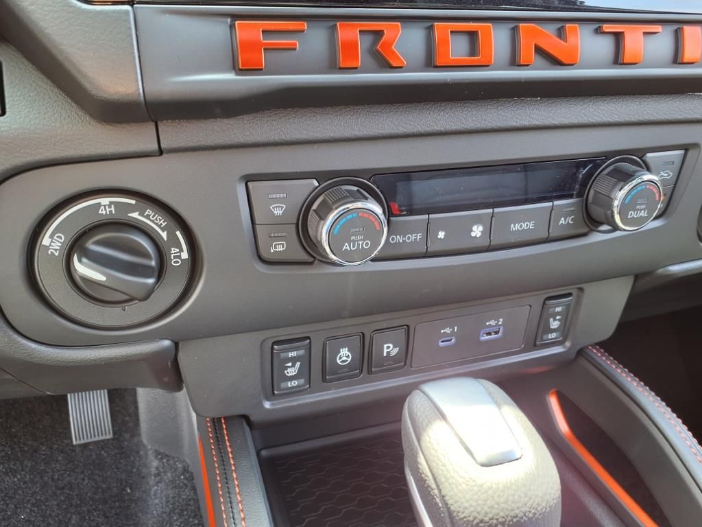 2025 Nissan Frontier PRO-4X photo 4