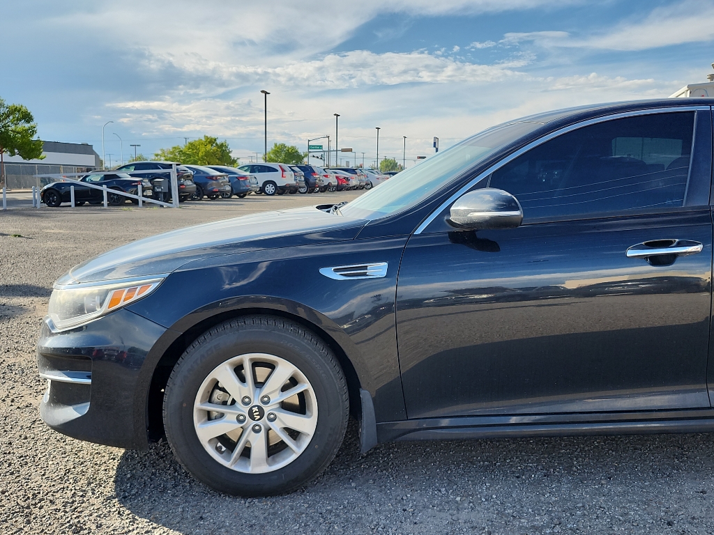 2017 Kia Optima LX photo 10