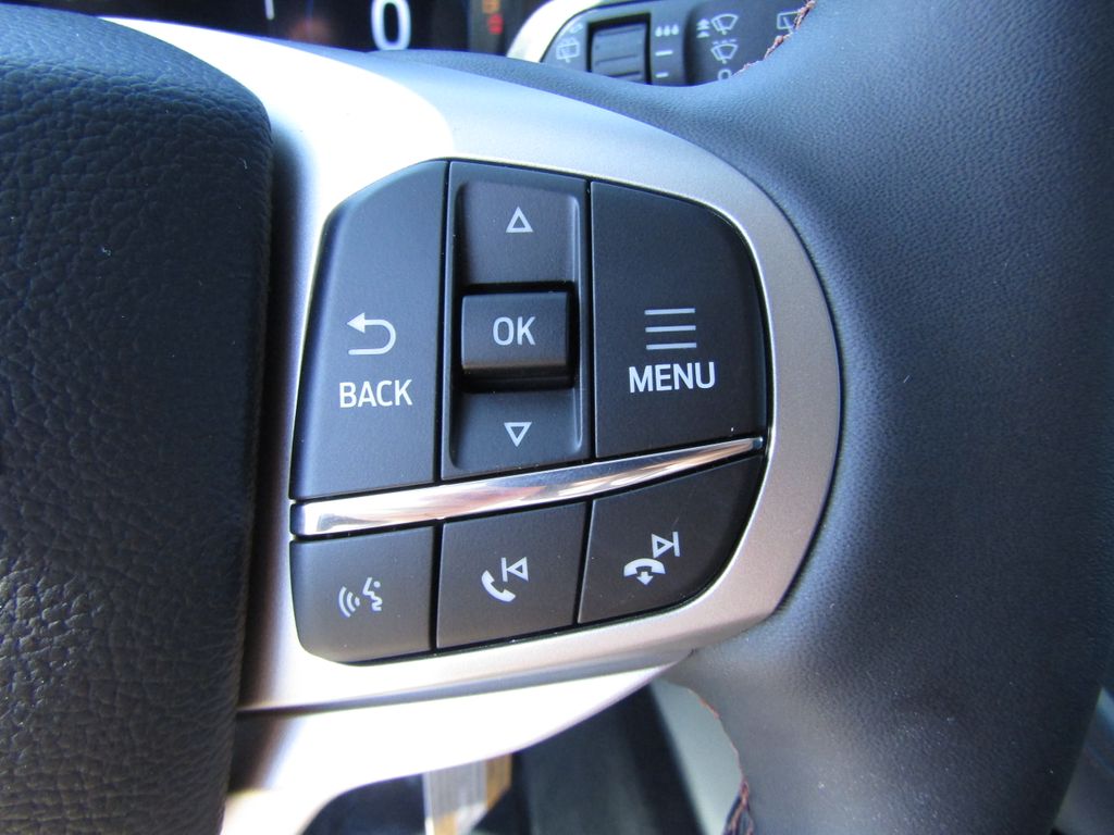 2025 Ford Explorer photo 19
