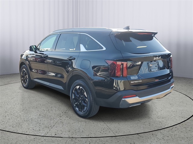 2025 Kia Sorento S photo 4