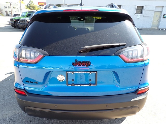 2023 Jeep Cherokee Altitude photo 3