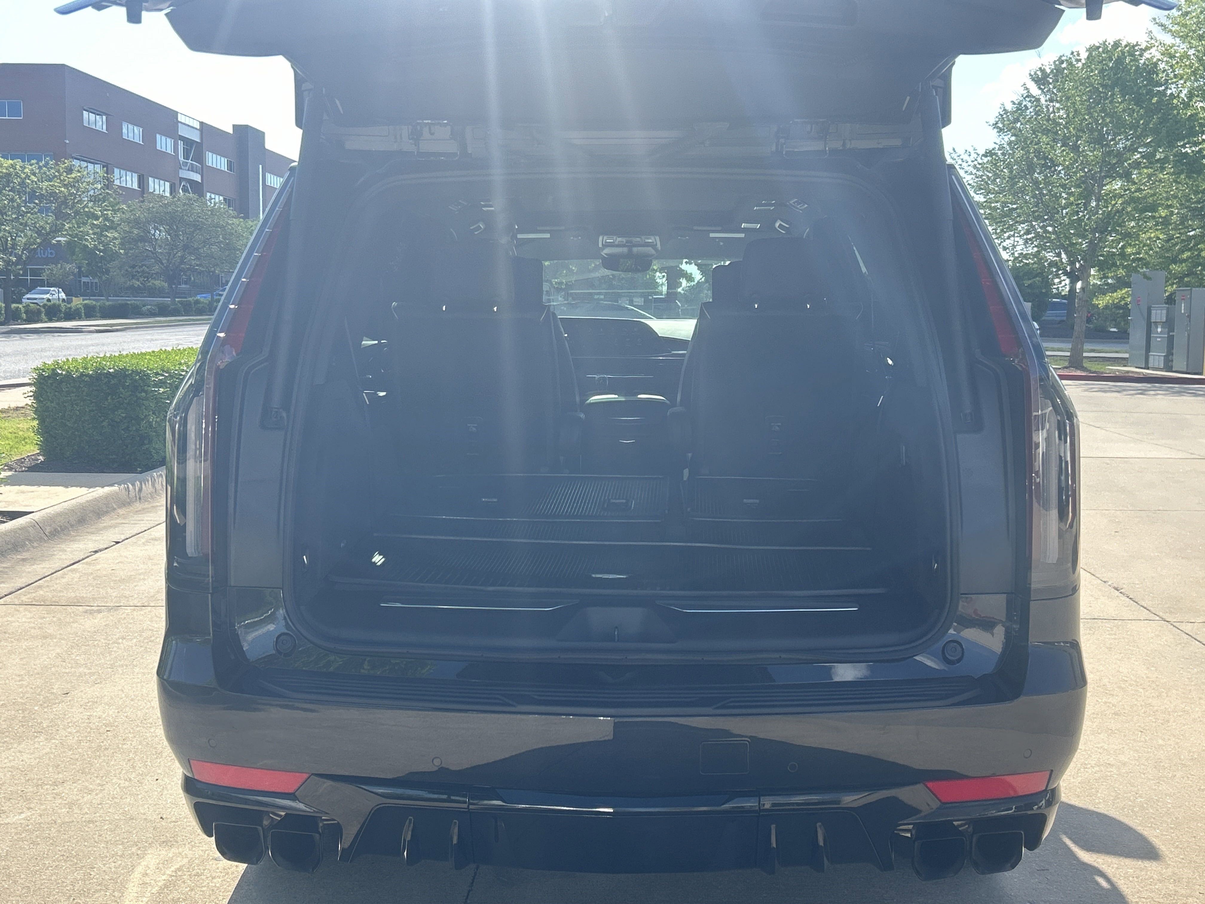 2024 Cadillac Escalade V-Series photo 6