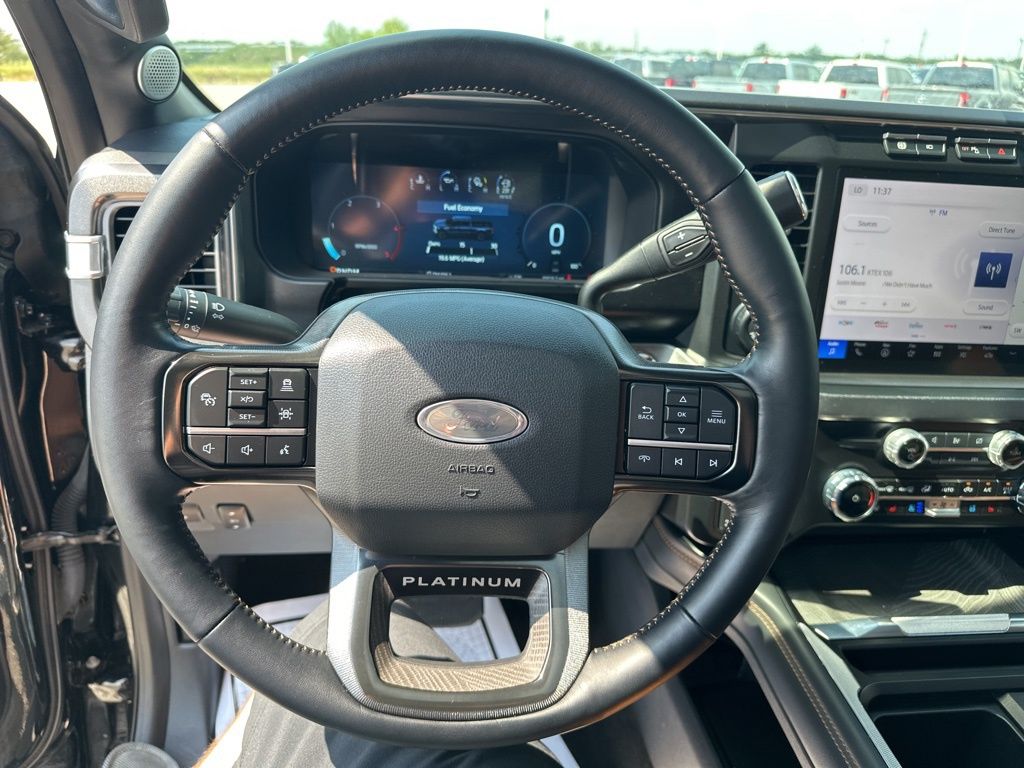 2024 Ford F-350 Platinum photo 17