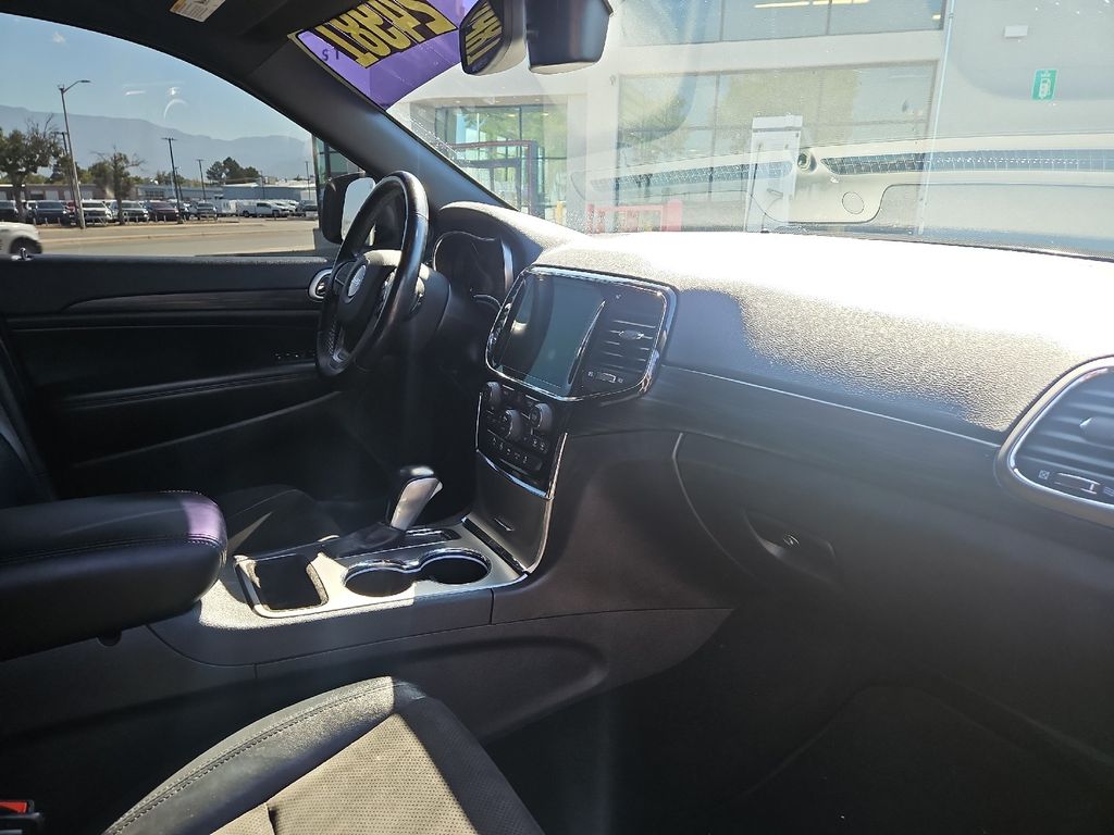 2020 Jeep Grand Cherokee Altitude photo 11