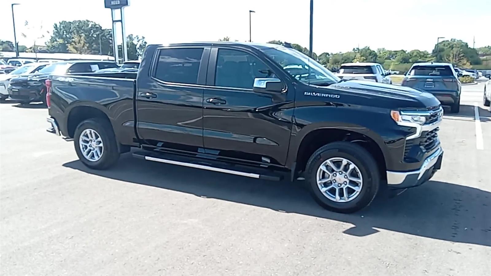 2026 Chevrolet Silverado 1500 LT photo 2