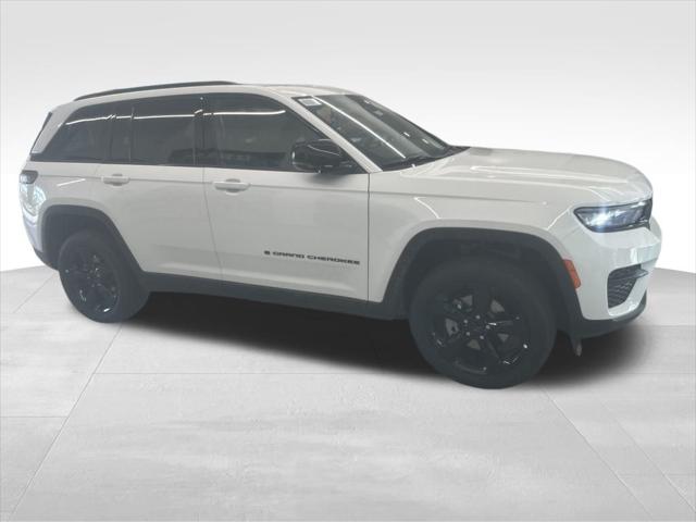 2025 Jeep Grand Cherokee Altitude X photo 12