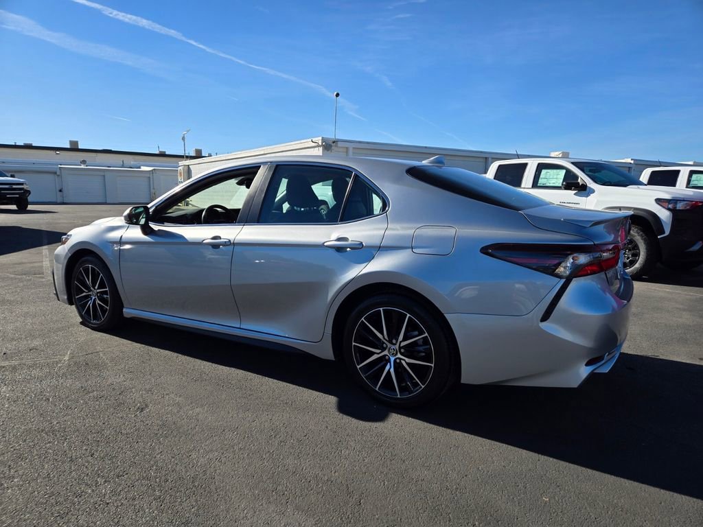 2024 Toyota Camry SE photo 4